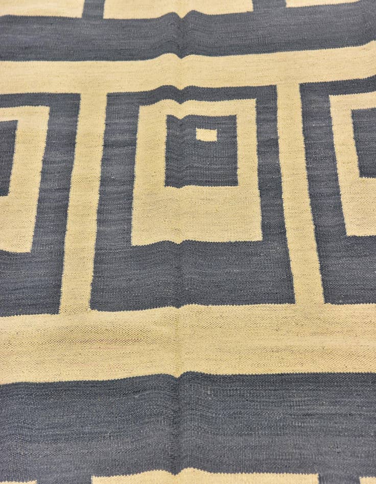 Detail image of  5' x 6' 6  Hand Woven Kilim Modern Wool Rug