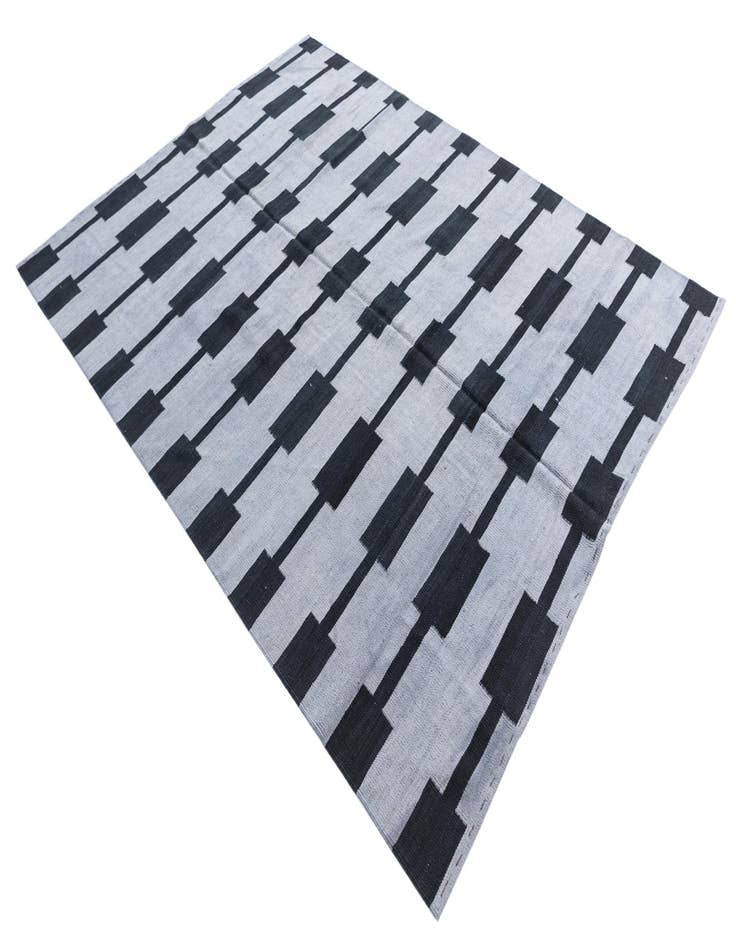 Detail image of  5' 8 x 7' 9  Hand Woven Kilim Modern Wool Rug