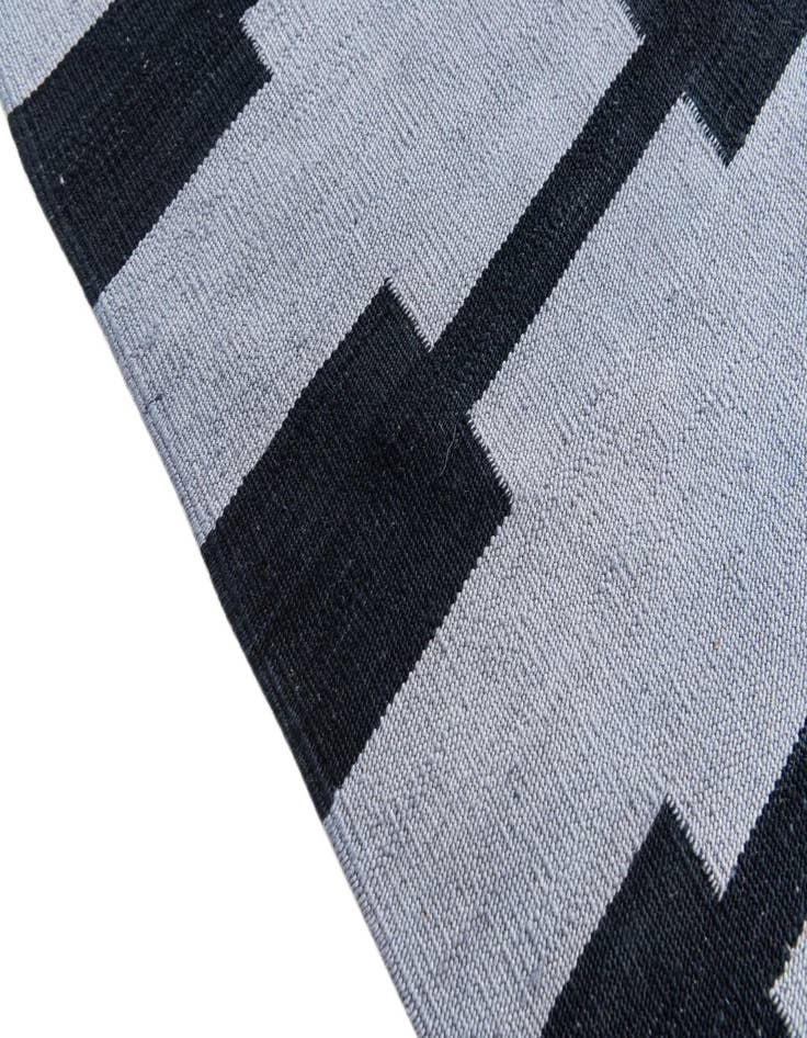 Detail image of  5' 8 x 7' 9  Hand Woven Kilim Modern Wool Rug