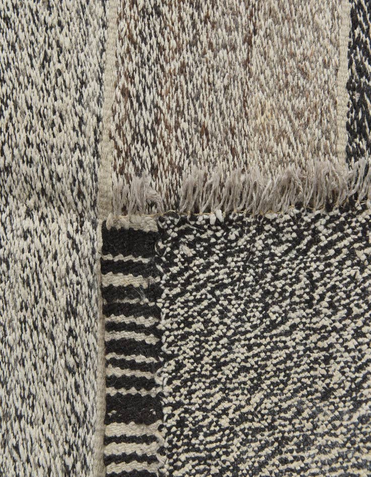 Detail image of  8' 4 x 9' 3  Hand Woven Kilim Modern Wool Rug