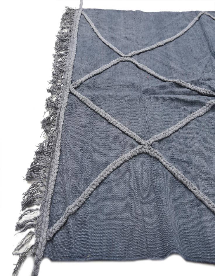 Detail image of  3' 4 x 5'  Hand Woven Kilim Modern Wool Rug