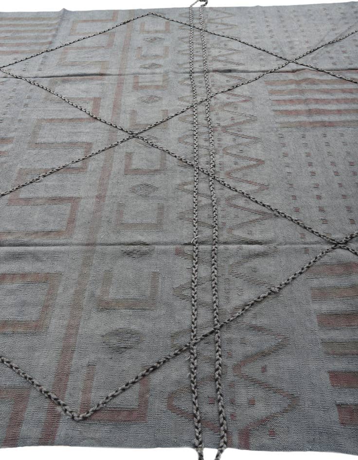 Detail image of 8' 6 x 9' 3 Hand Woven Kilim Modern Wool Rug