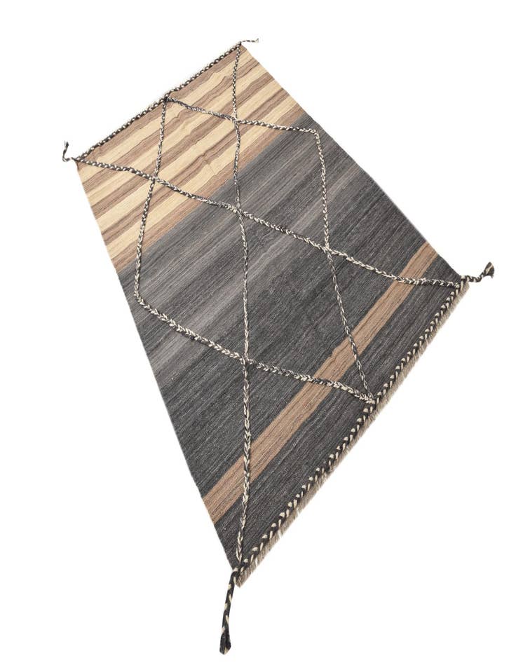 Detail image of  4' 5 x 6'  Hand Woven Kilim Modern Wool Rug