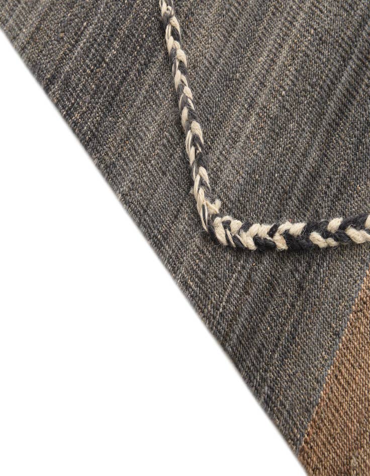 Detail image of  4' 5 x 6'  Hand Woven Kilim Modern Wool Rug