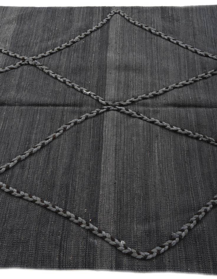 Detail image of  4' 2 x 5' 9  Hand Woven Kilim Modern Wool Rug