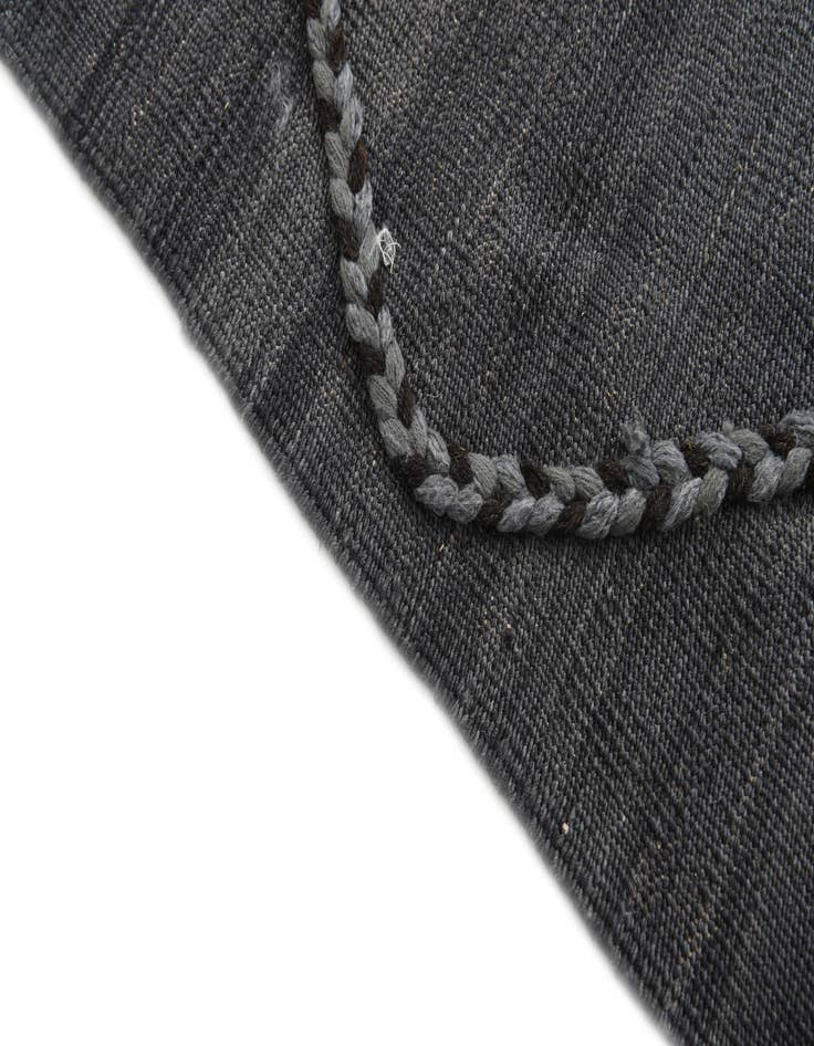 Detail image of  4' 2 x 5' 9  Hand Woven Kilim Modern Wool Rug