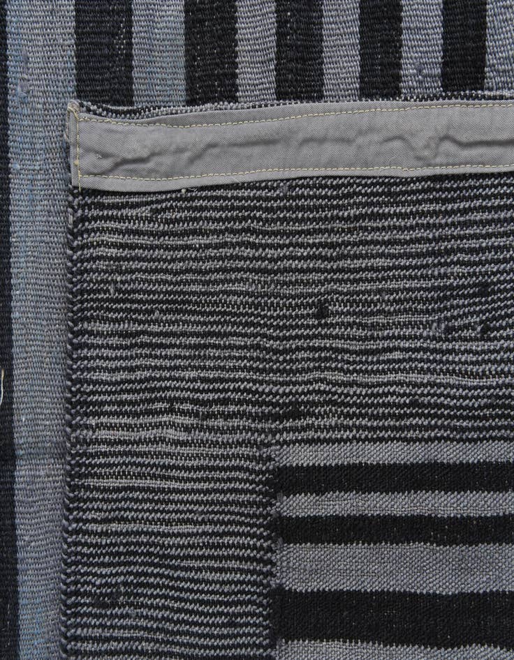 Detail image of  4' 4 x 5' 9  Hand Woven Kilim Modern Wool Rug