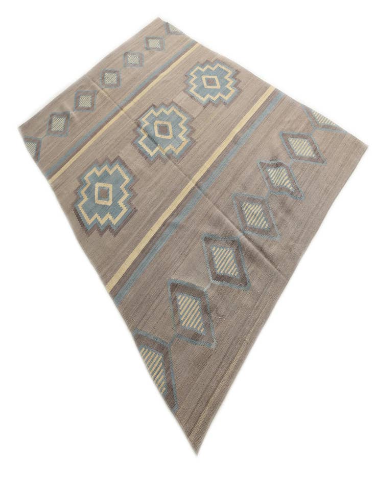 Detail image of  6' 6 x 9' 5  Hand Woven Kilim Modern Wool Rug