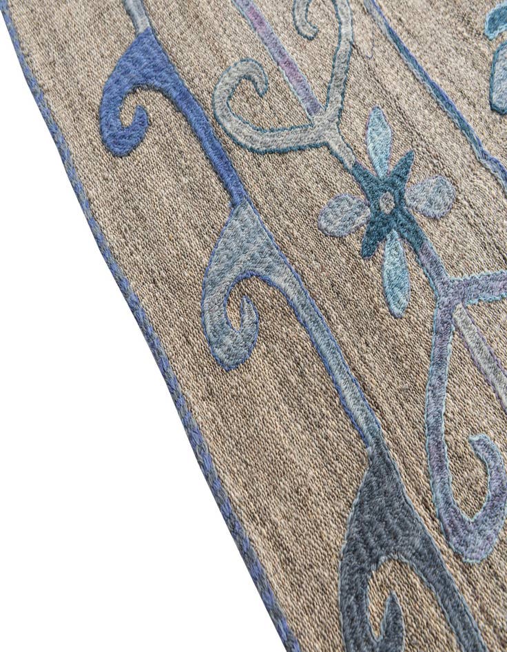 Detail image of  5' x 6' 2  Hand Woven Kilim Suzani Wool Rug