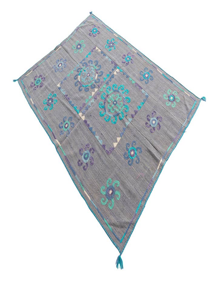 Detail image of  4' 1 x 5' 6  Hand Woven Kilim Suzani Wool Rug