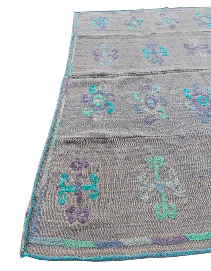 Detail image of  4' 3 x 5' 5  Hand Woven Kilim Suzani Wool Rug