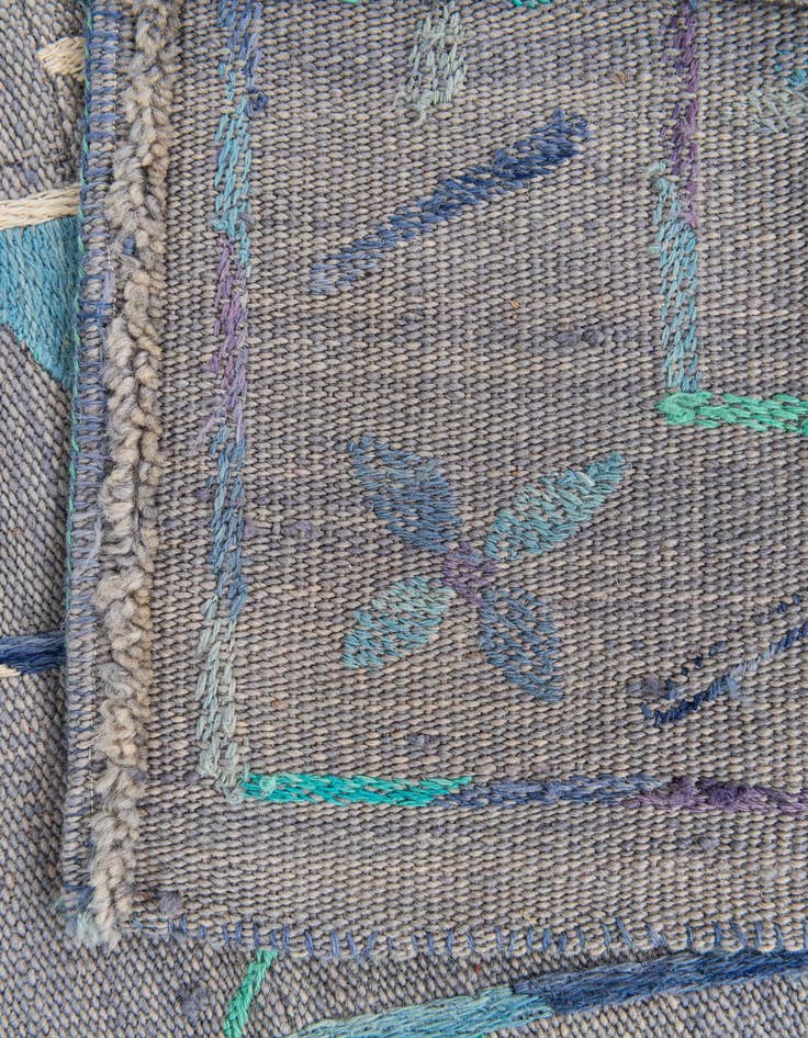 Detail image of  5' 4 x 6'  Hand Woven Kilim Suzani Wool Rug