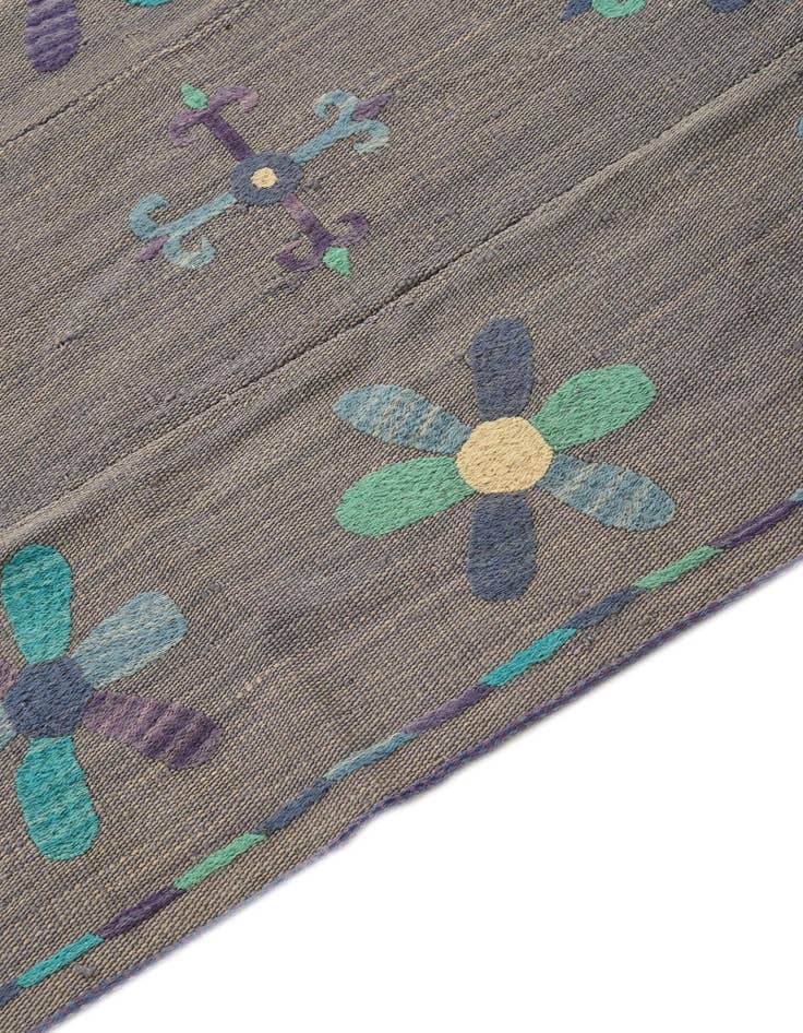 Detail image of  5' 1 x 6'  Hand Woven Kilim Suzani Wool Rug