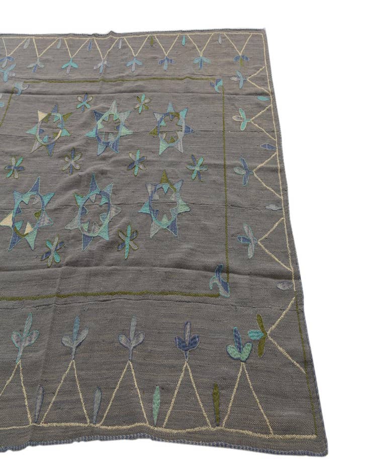 Detail image of  5' 9 x 7'  Hand Woven Kilim Suzani Wool Rug