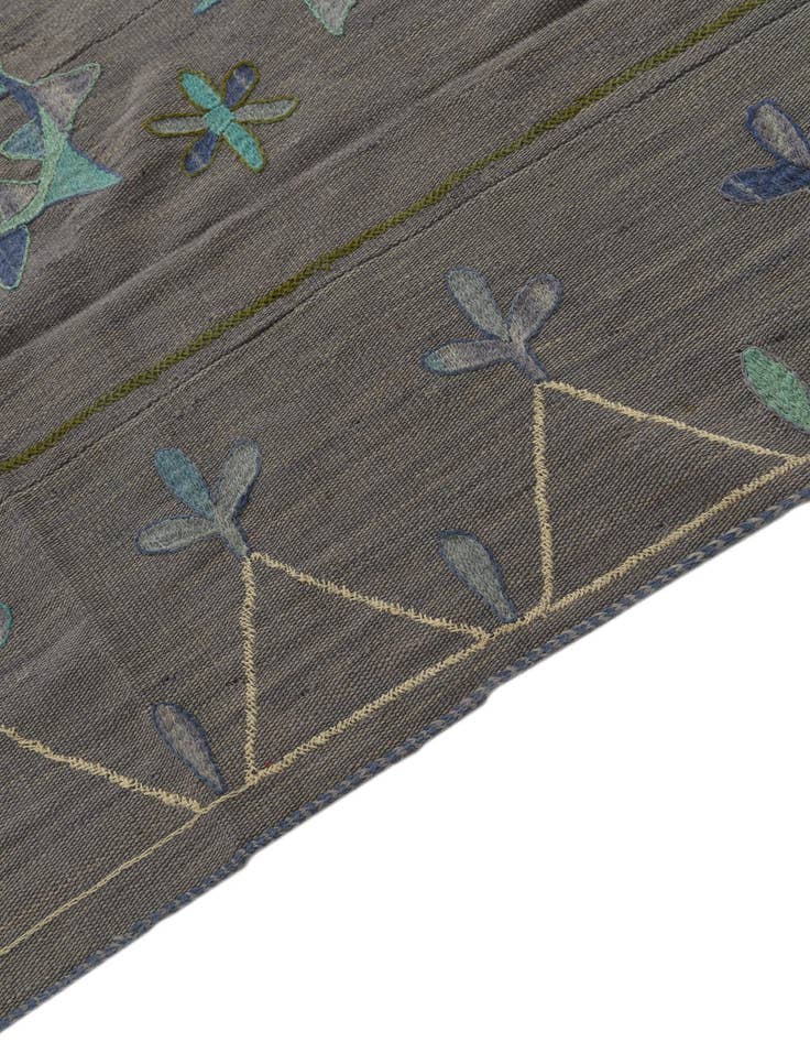Detail image of  5' 9 x 7'  Hand Woven Kilim Suzani Wool Rug