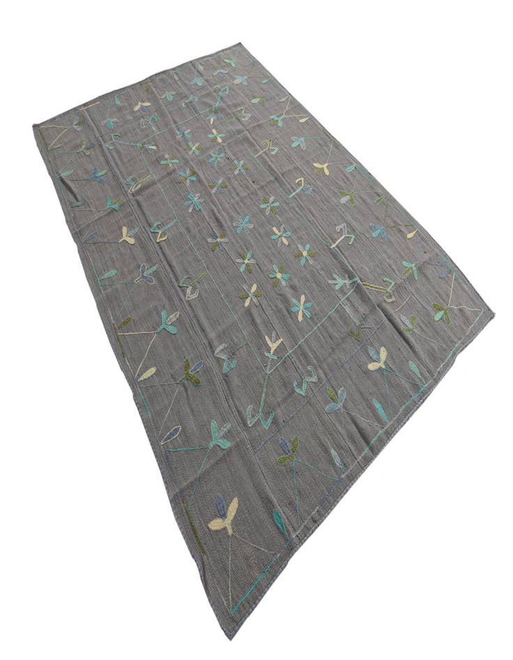 Detail image of  5' 7 x 7' 7  Hand Woven Kilim Suzani Wool Rug