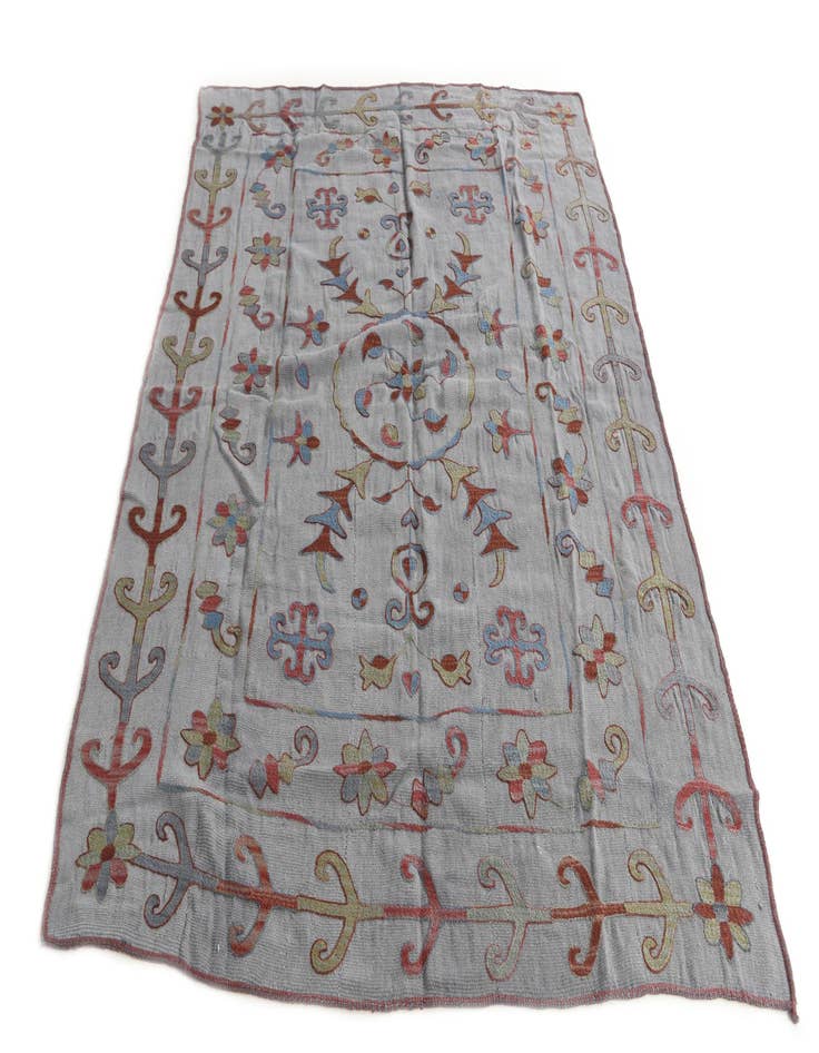 Detail image of  5' 9 x 7' 8  Hand Woven Kilim Suzani Wool Rug