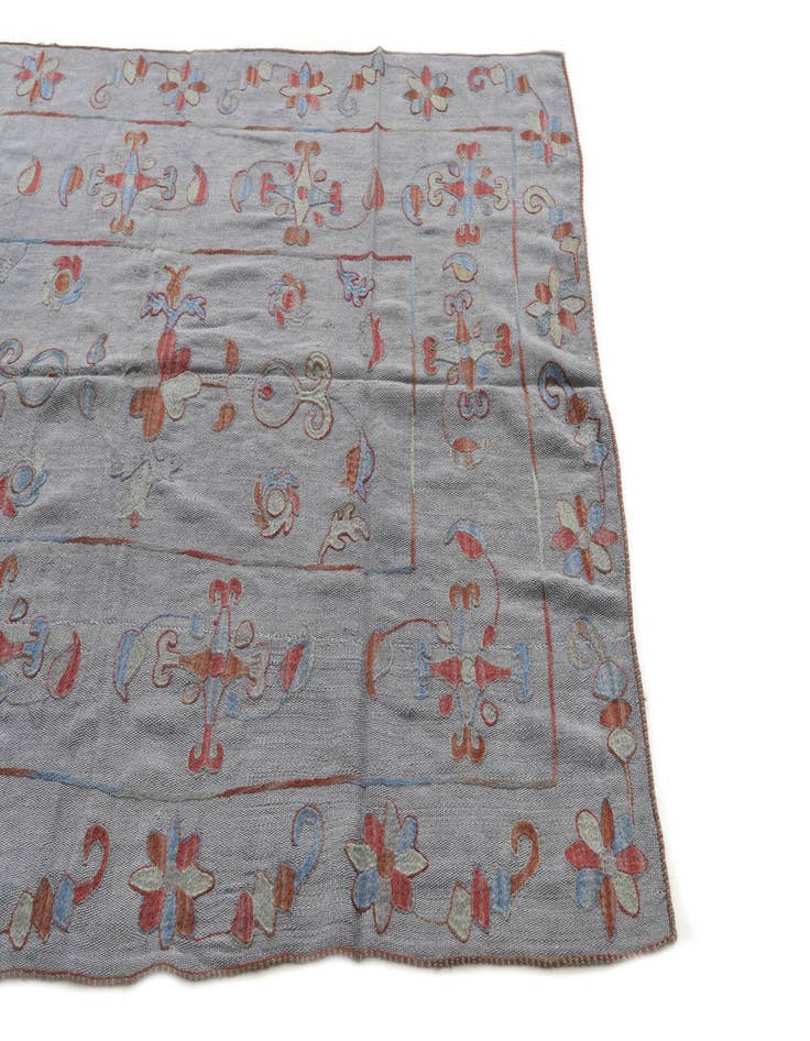 Detail image of  5' 1 x 6' 6  Hand Woven Kilim Suzani Wool Rug