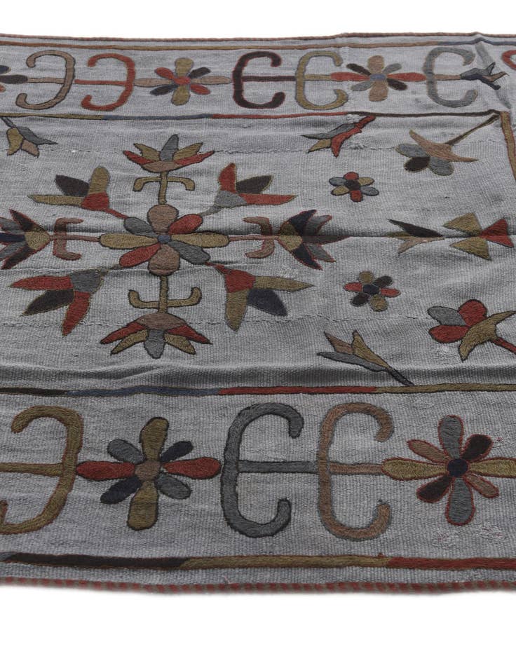 Detail image of  4' 4 x 5' 7  Hand Woven Kilim Suzani Wool Rug