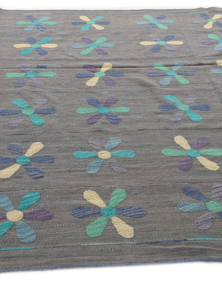 Detail image of  6' 1 x 7' 7  Hand Woven Kilim Suzani Wool Rug