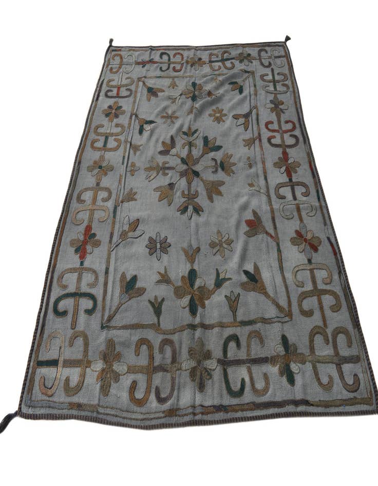 Detail image of  5' 5 x 7'  Hand Woven Kilim Suzani Wool Rug