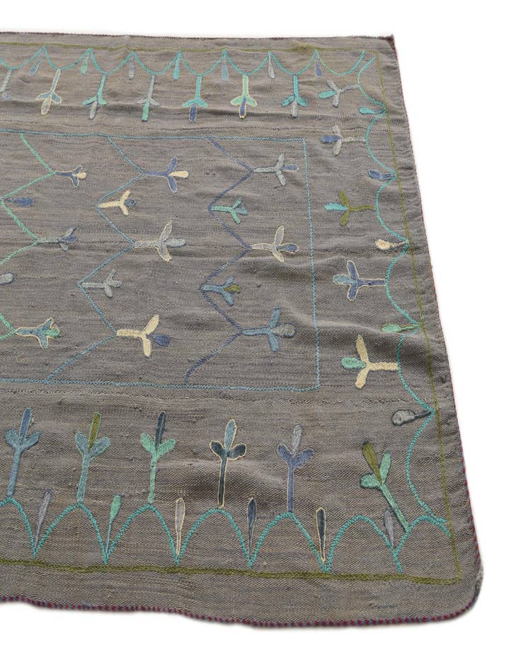 Detail image of  4' 7 x 6' 9  Hand Woven Kilim Suzani Wool Rug