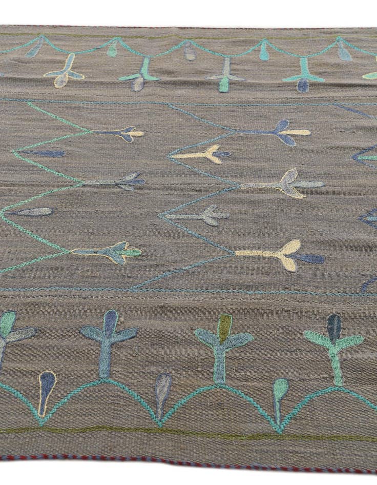 Detail image of  4' 7 x 6' 9  Hand Woven Kilim Suzani Wool Rug