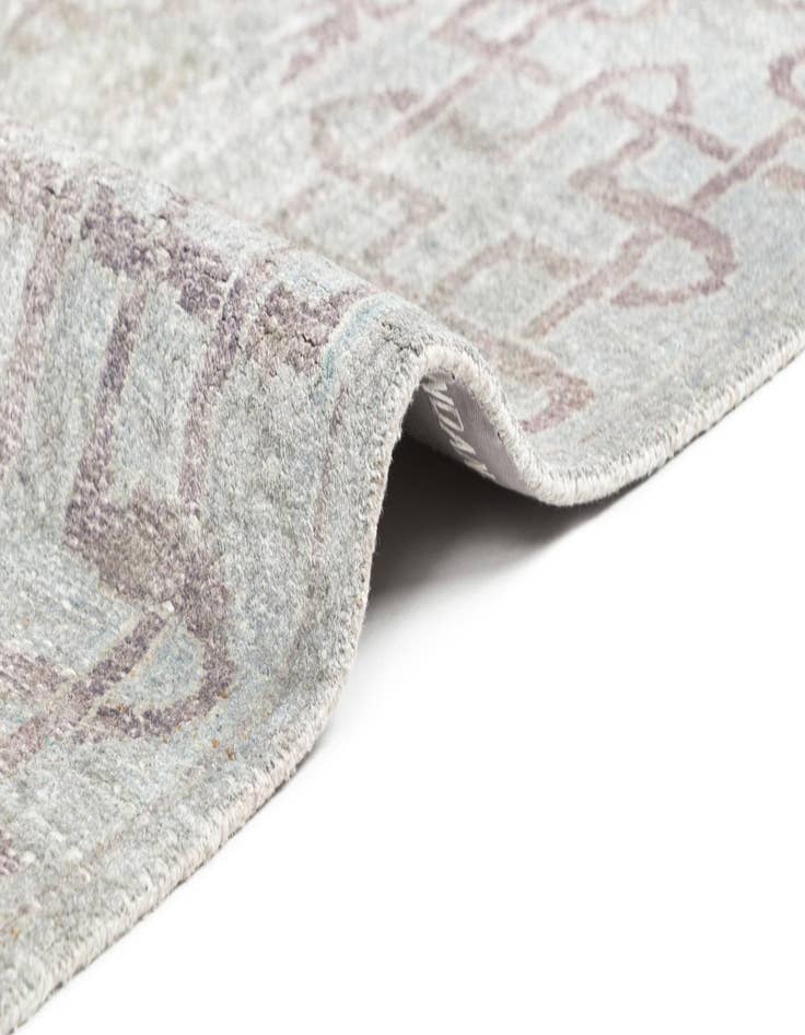 Detail image of  7' 11 x 10' 10  Hand Knotted Kundan Rug