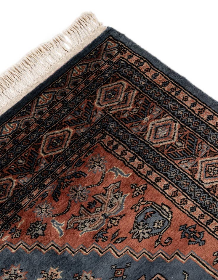 Detail image of  4' 2 x 5' 8  Hand Knotted Lahour Oriental Wool Rug