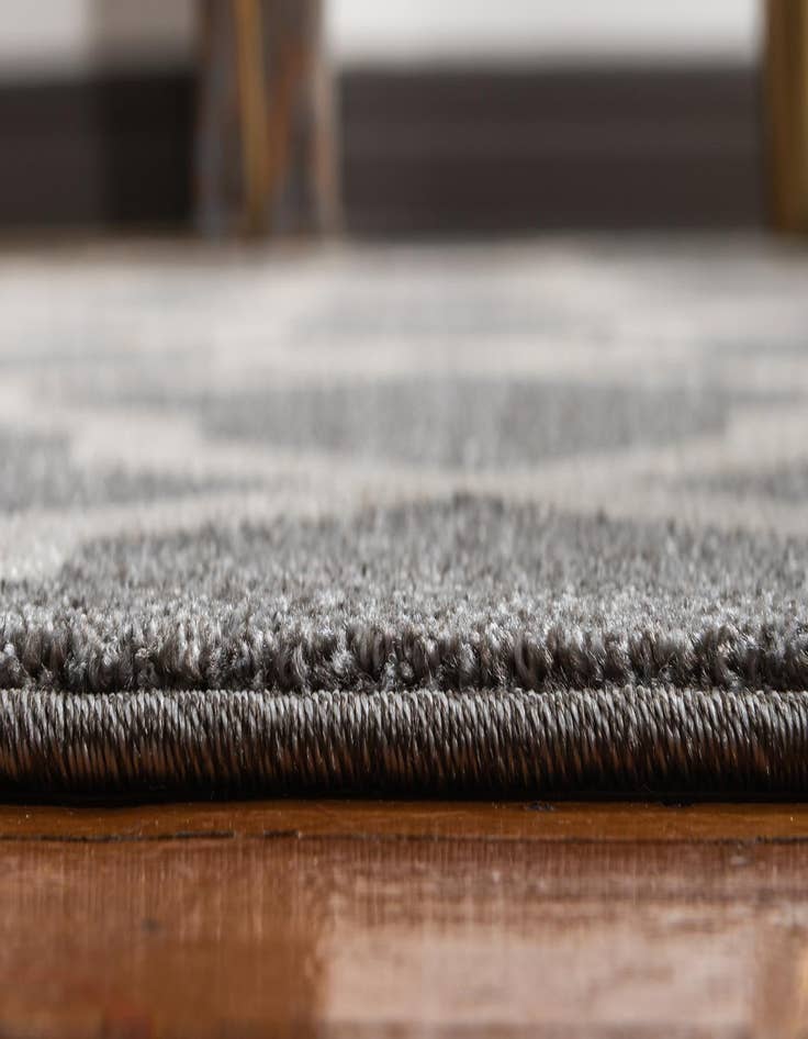 Detail image of  7' x 10' Lattice Rug