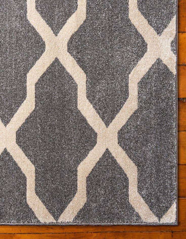 Detail image of  7' x 10' Lattice Rug