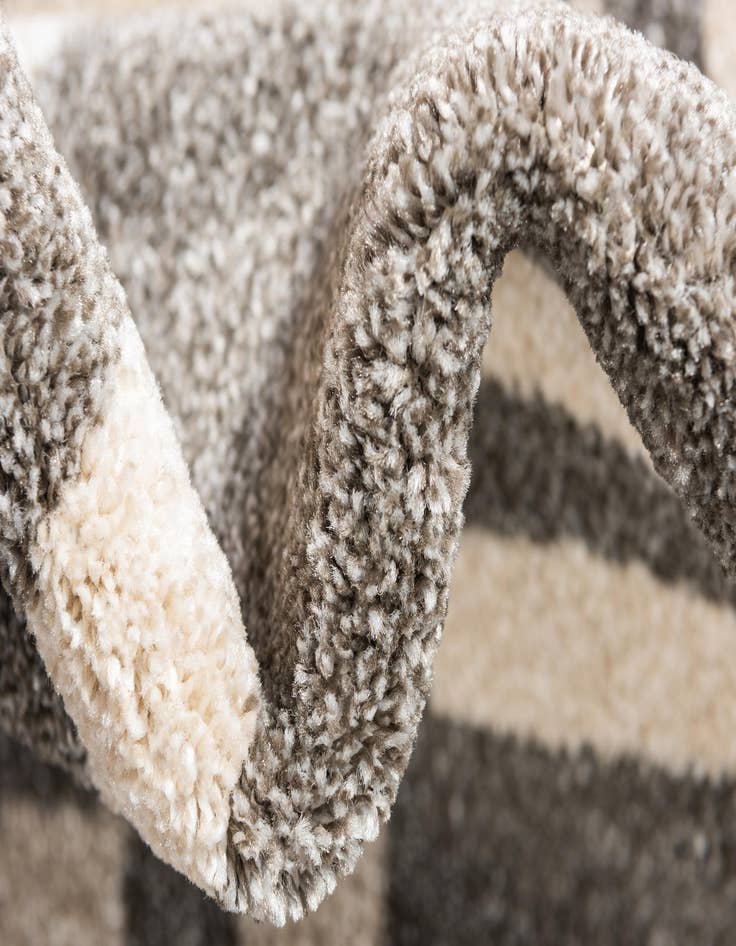 Detail image of  7' x 10' Lattice Rug