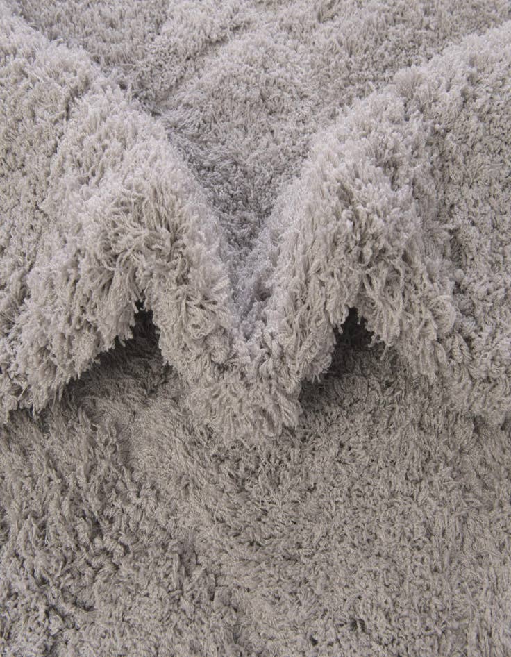 Detail image of  5' x 8' Lattice Shag Rug