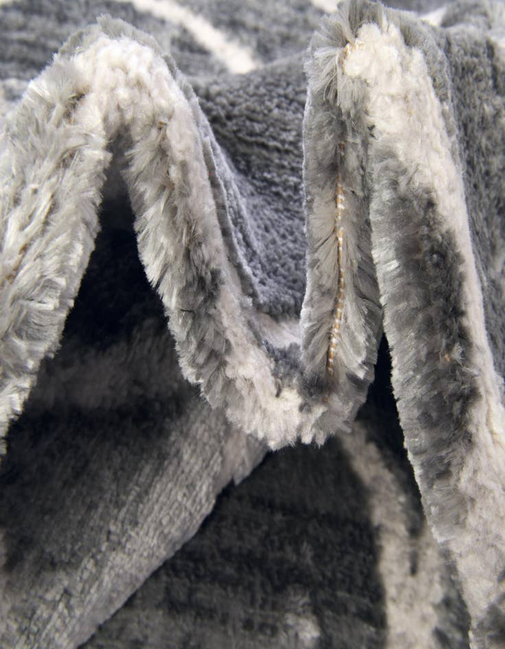 Detail image of  9' 10 x 14' Lattice Trellis Rug