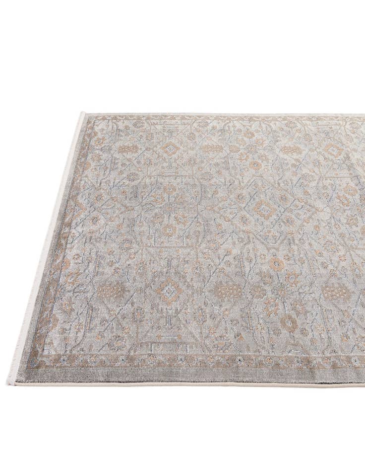 Detail image of  5' 5 x 7' 9 Lola Rug