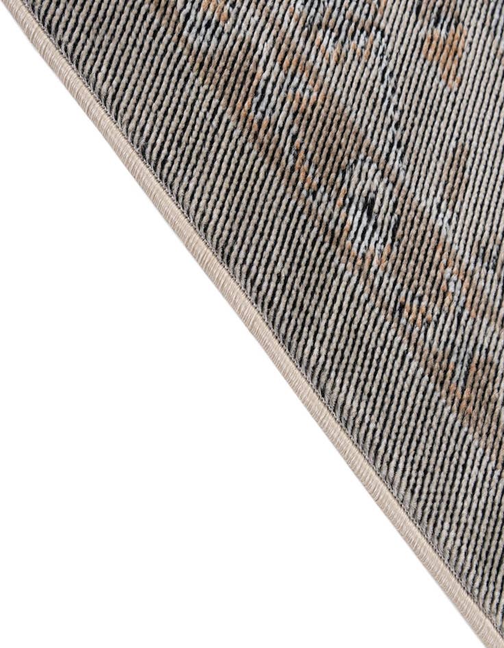 Detail image of  5' 5 x 7' 9 Lola Rug