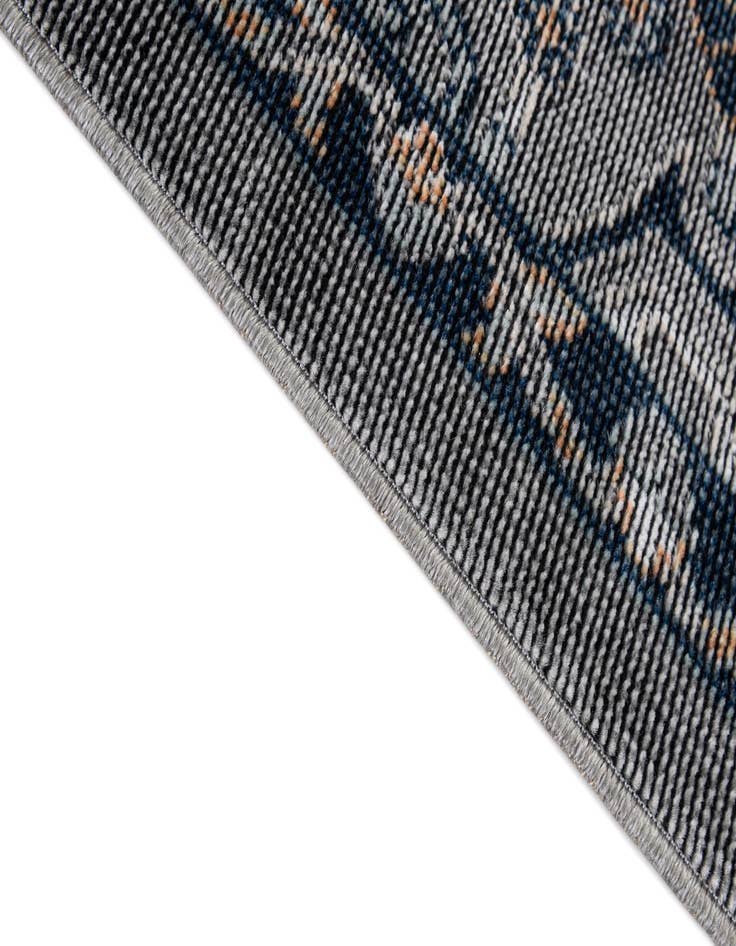 Detail image of  5' 4 x 7' 8 Lola Rug