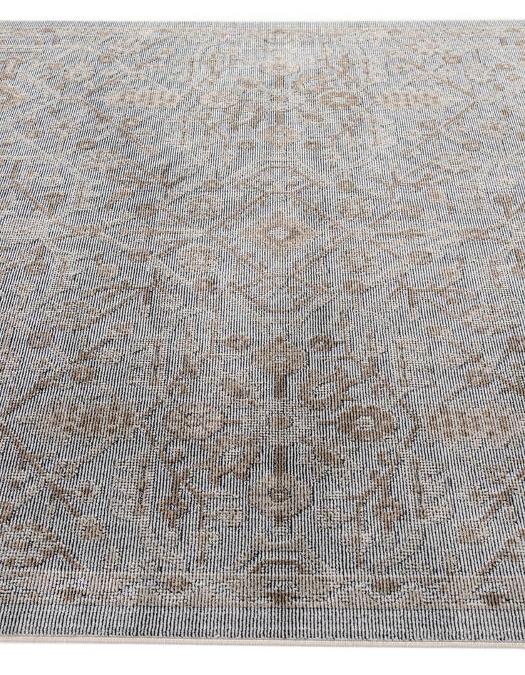 Detail image of  5' 5 x 7' 9 Lola Rug