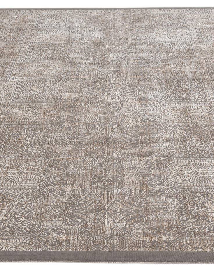 Detail image of  6' 6 x 9' 7 Lola Rug