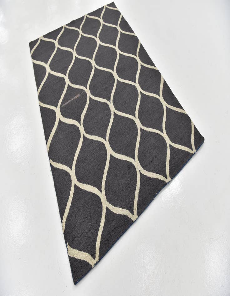 Detail image of  5' x 7' Luna Wool Rug