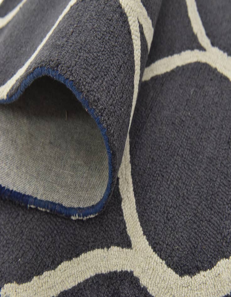 Detail image of  5' x 7' Luna Wool Rug