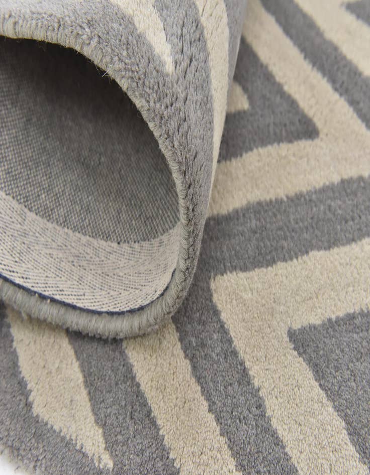 Detail image of  4' 10 x 7' 10 Luna Wool Rug