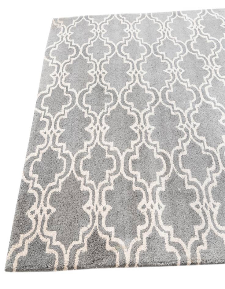 Detail image of  5' 1 x 8' Luna Rug