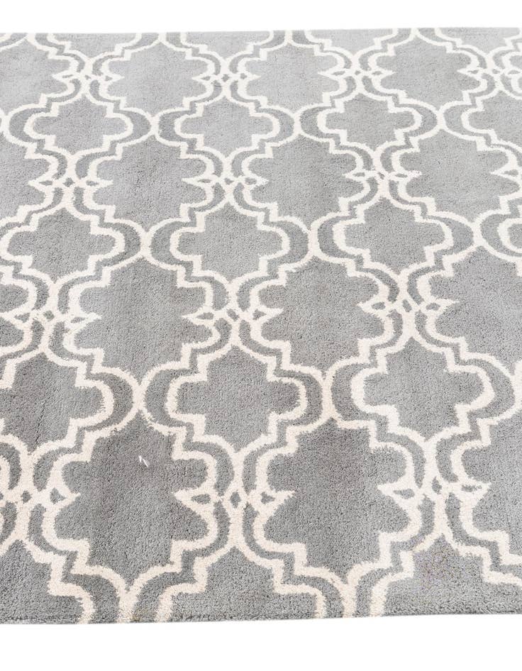 Detail image of  5' 1 x 8' Luna Rug