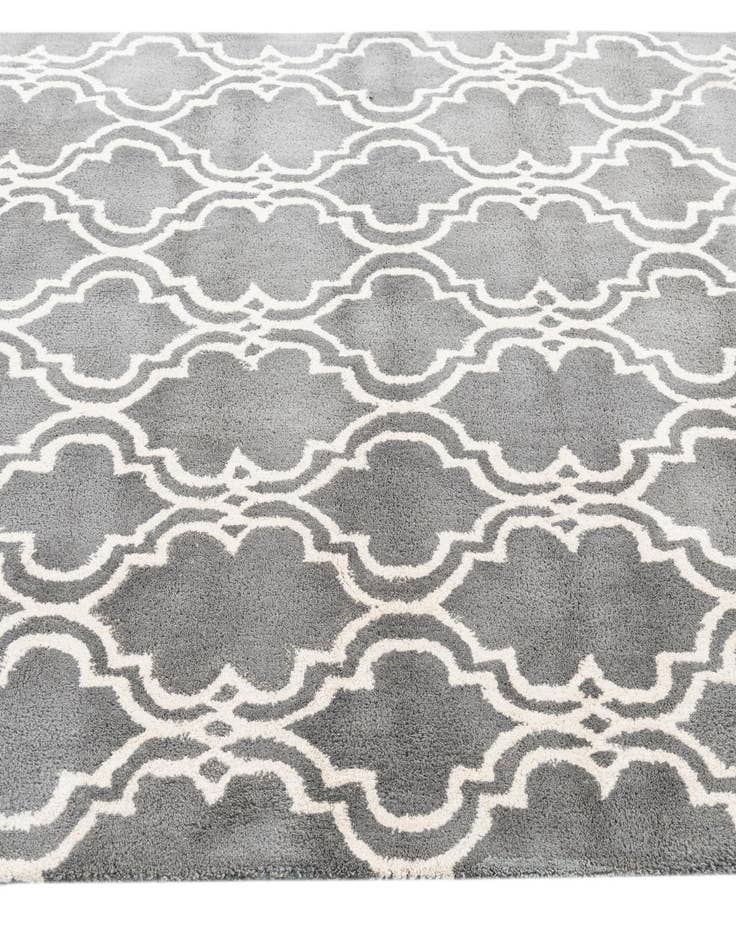 Detail image of  5' 1 x 8' Luna Rug