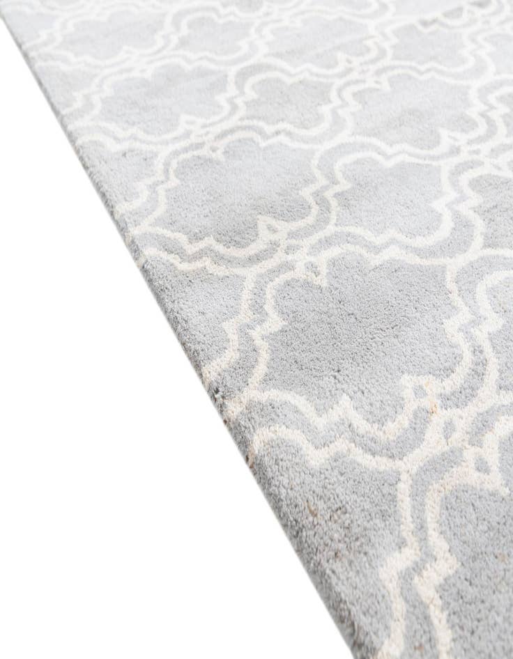 Detail image of  5' 1 x 7' 9 Luna Rug