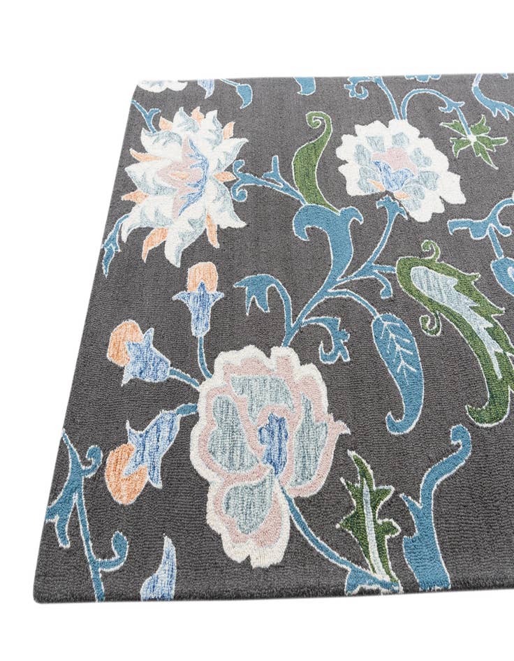 Detail image of  5' 1 x 8' Luna Rug