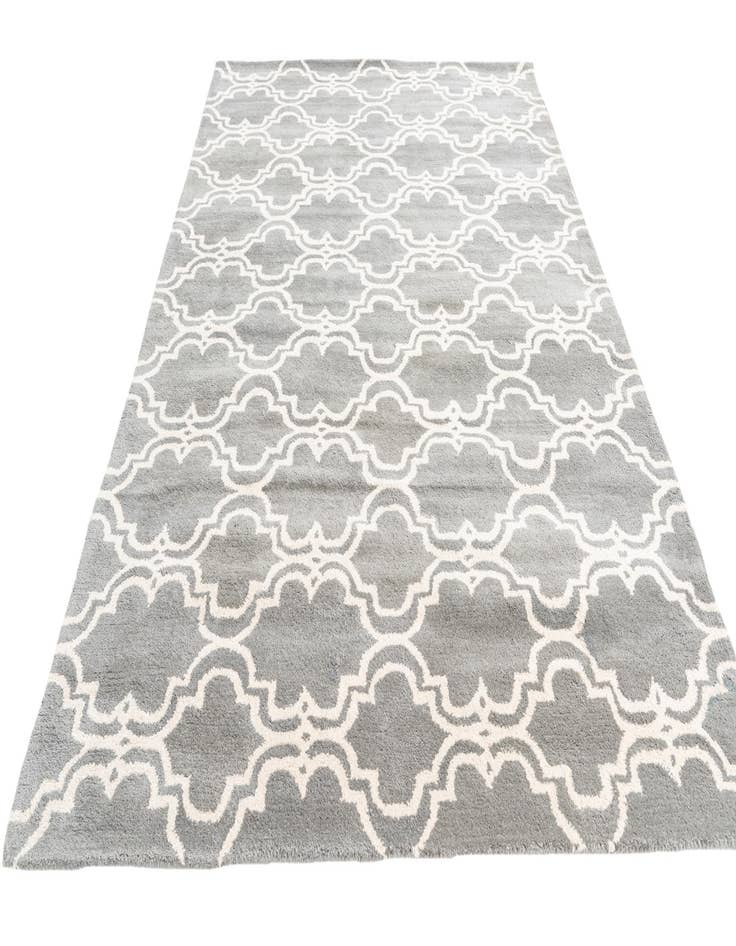 Detail image of  5' x 7' 10 Luna Rug