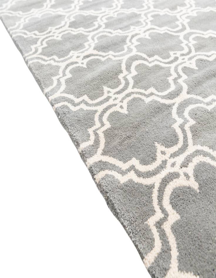 Detail image of  5' x 7' 10 Luna Rug