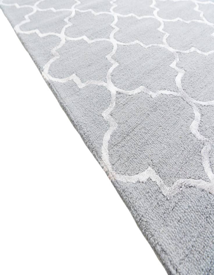 Detail image of  5' x 7' 6 Luna Rug